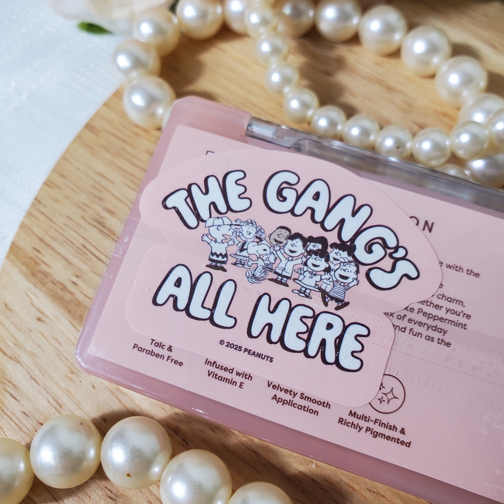 Peanuts Profusion Makeup "The Gangs All Here" 75th Anniversary Makeup Eyeshadow - Picture 5 of 7